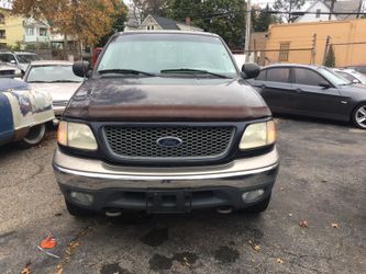 2001 FORD F150 4x4 EXT CAB FOUR DOORS 79,000 MILES ONLY. Some rust on sides