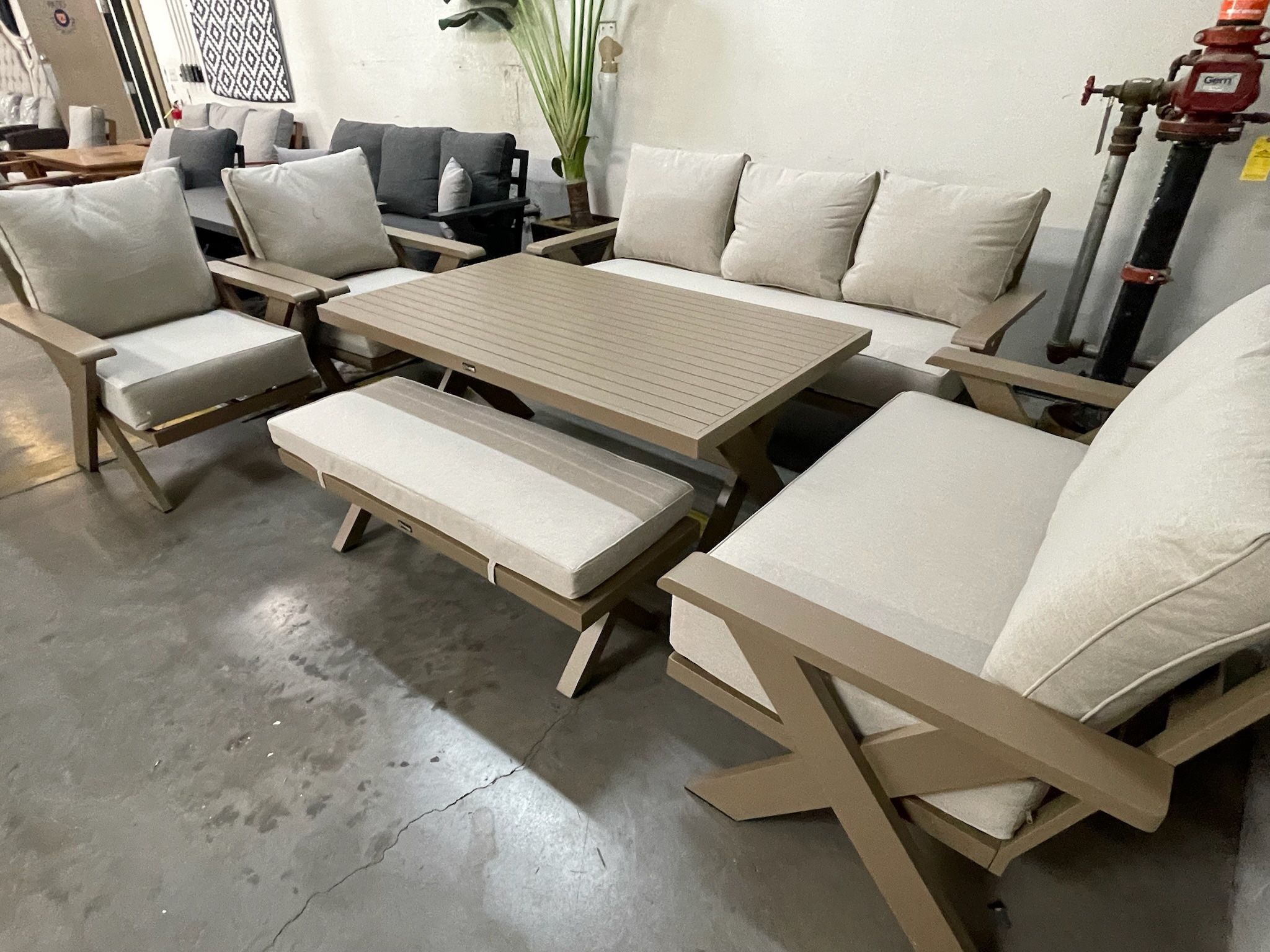 Modern Outdoor Patio Furniture Beige Dining Set *New*