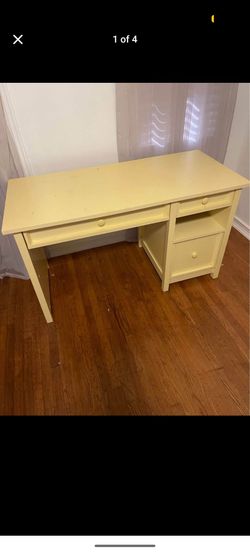 Computer desk