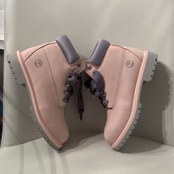 Girls/kids Timberlands Pink Shoes/boots Size 2 Will Take Any  Offers To. Original Price Was 100$ Selling For 45$ Also Brand New Have Never Been Worn.