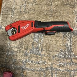 M12™ Copper Tubing Cutter