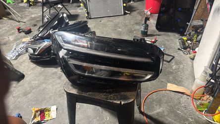 2021 2025 génesis GV70 right Headlight,