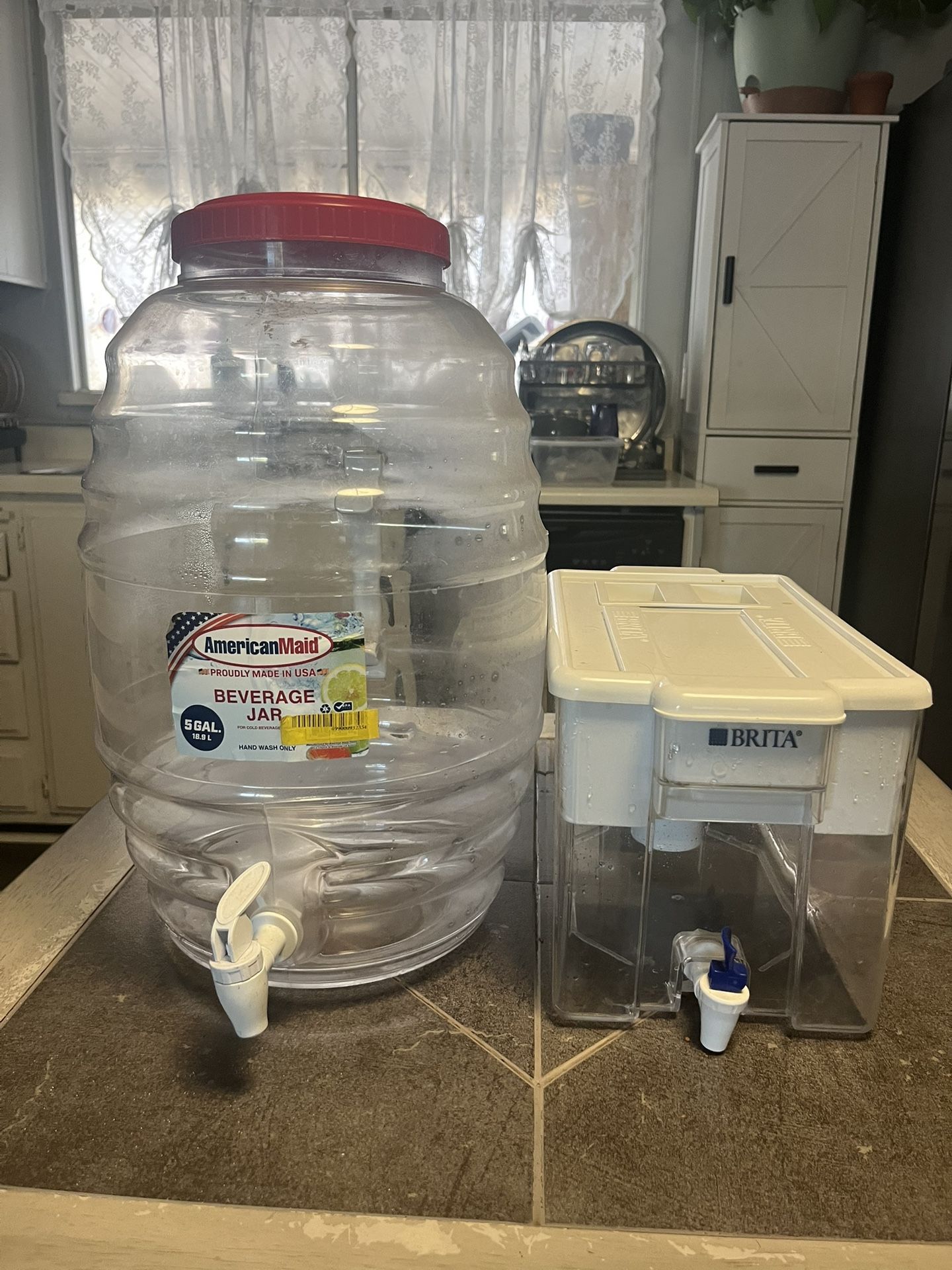 2 Jars Of Water Or Juice…5 Gallons And 3 Gallons