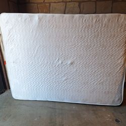 Queen Mattress - Excellent Condition