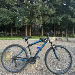 Trek 820 Mountain Bike – 16” Small Frame (26” Wheels) - Bicycle