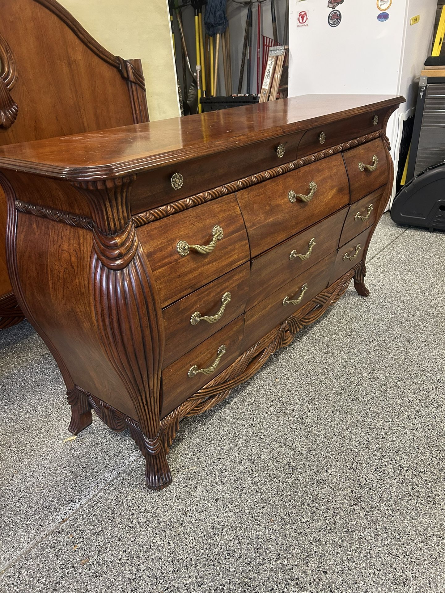 Long Dresser With Mirror
