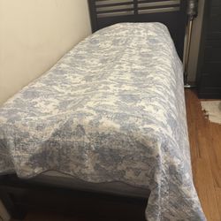 Dark Wood Twin Bed And Mattress 