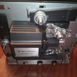 Vintage Bell & Howell film sound 8 super 8 movie projector with box