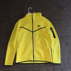 Nike Tech - Yellow