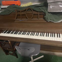 Vintage Piano 
