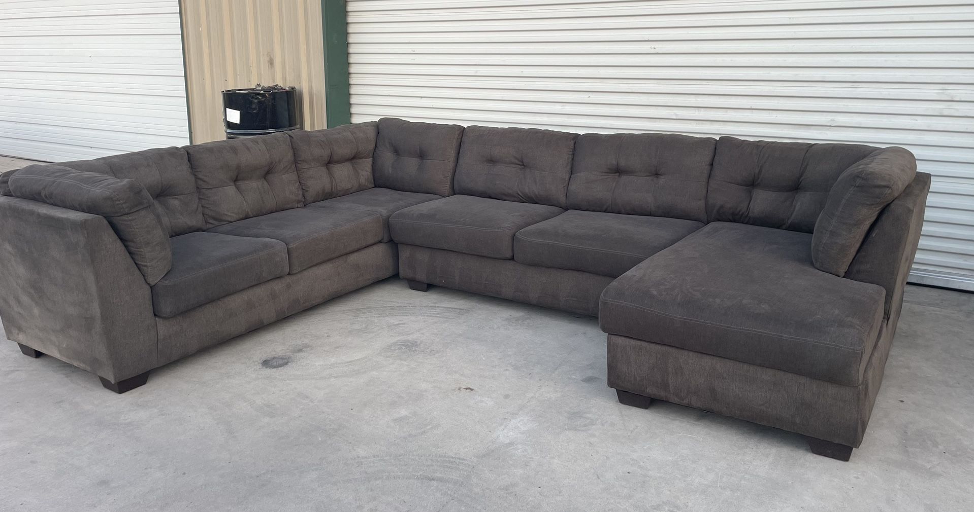 3 PIECE FABRIC SECTIONAL WITH CHAISE
