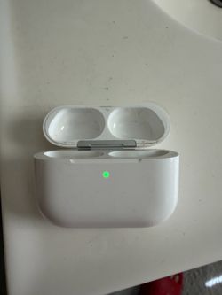 AirPod Pro 3  charging case with wire