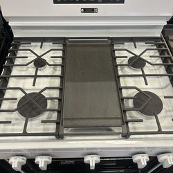 🔥 NEW OPEN BOX GE Gas Range – Air Fry + Griddle 🔥