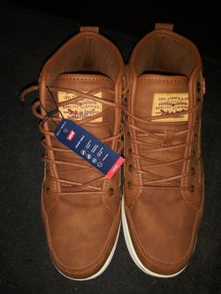Nwt mens levis 9.5 boots