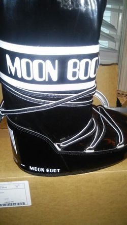 New MOON BOOTS