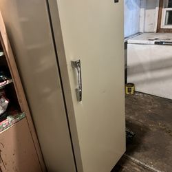 Whirlpool Standing Freezer