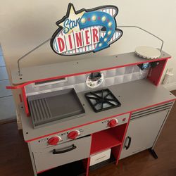 Melissa & Doug Double-Sided Wooden Star Diner Restaurant Play Space