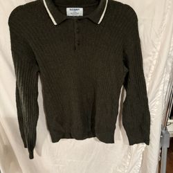 Pre loved Old Navy sweater size child size 10 - 12