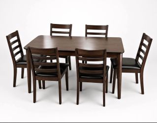 Dining table set Solid Acacia Wood - NEW in the box