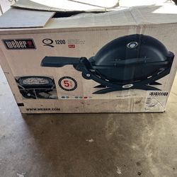 Weber Q-1200  OutDoor Gas Grill
