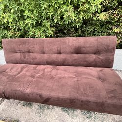 Futon Expandable Bed. 🚨clearance Sale🚨