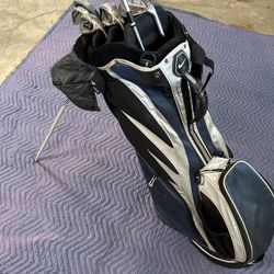 Nike Golf Bag and Beginner Club Set. 