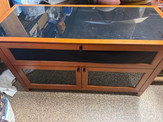 Entertainment center