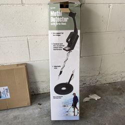 Slightly used Metal Detector with Arm rest