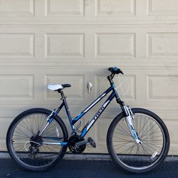 Trek 820 – Step-Through Hardtail Mountain Women’s Bike – 21-Speed – 19.5” Frame Bicycle