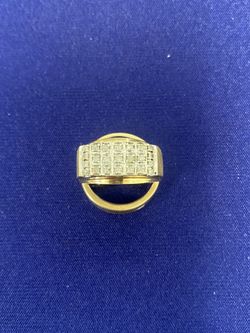 10k Gold Ring With 23 Real Diamonds.