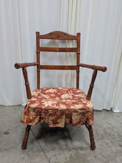 Wooden Spindle Back Accent Chair