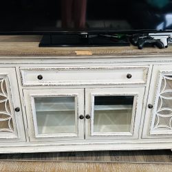 Tv Stands & Entertainment centers