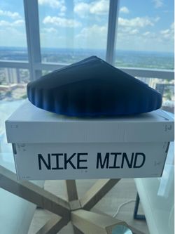 Nike mind 001 Flyknit Royal Size 9