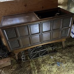 Antique Magnavox record player and radio