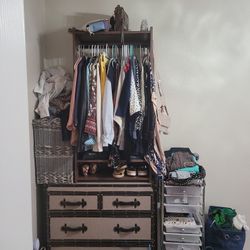 Standing Garment Rack. 