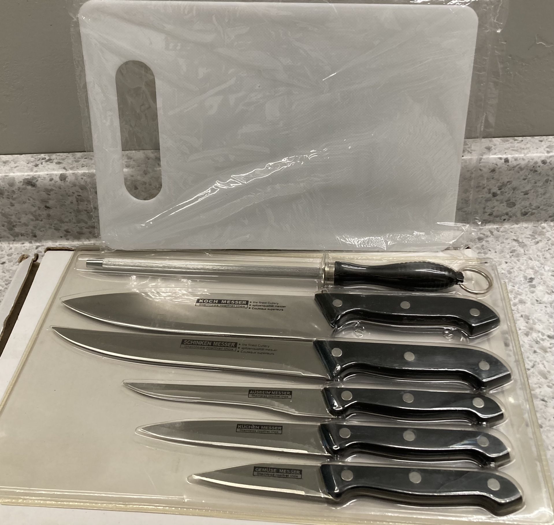 Knive Set (5 Piece Set With Cutting Board)