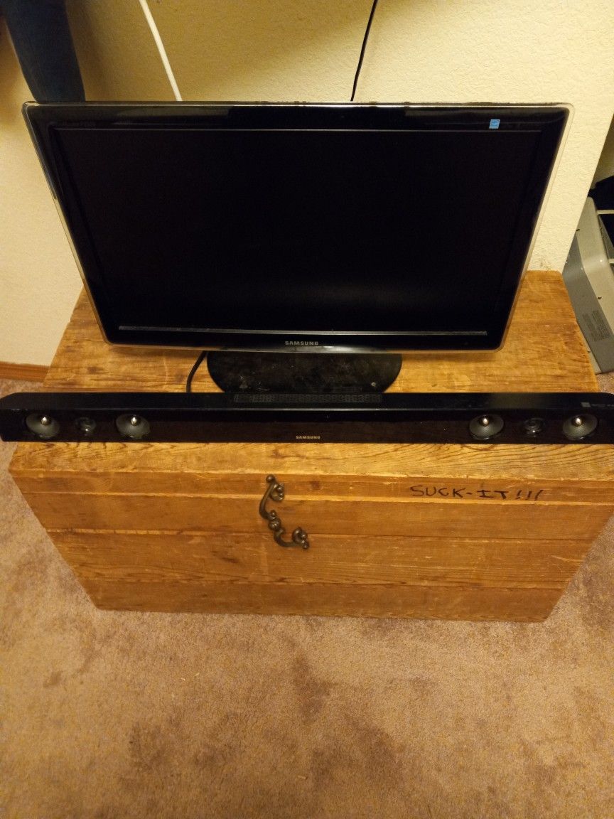 Samsung HD Monitor And Soundbar