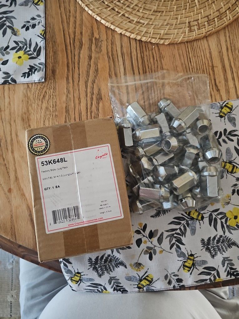 Coyote 24 PC GM Chrome OEM Lugnuts Long NEW