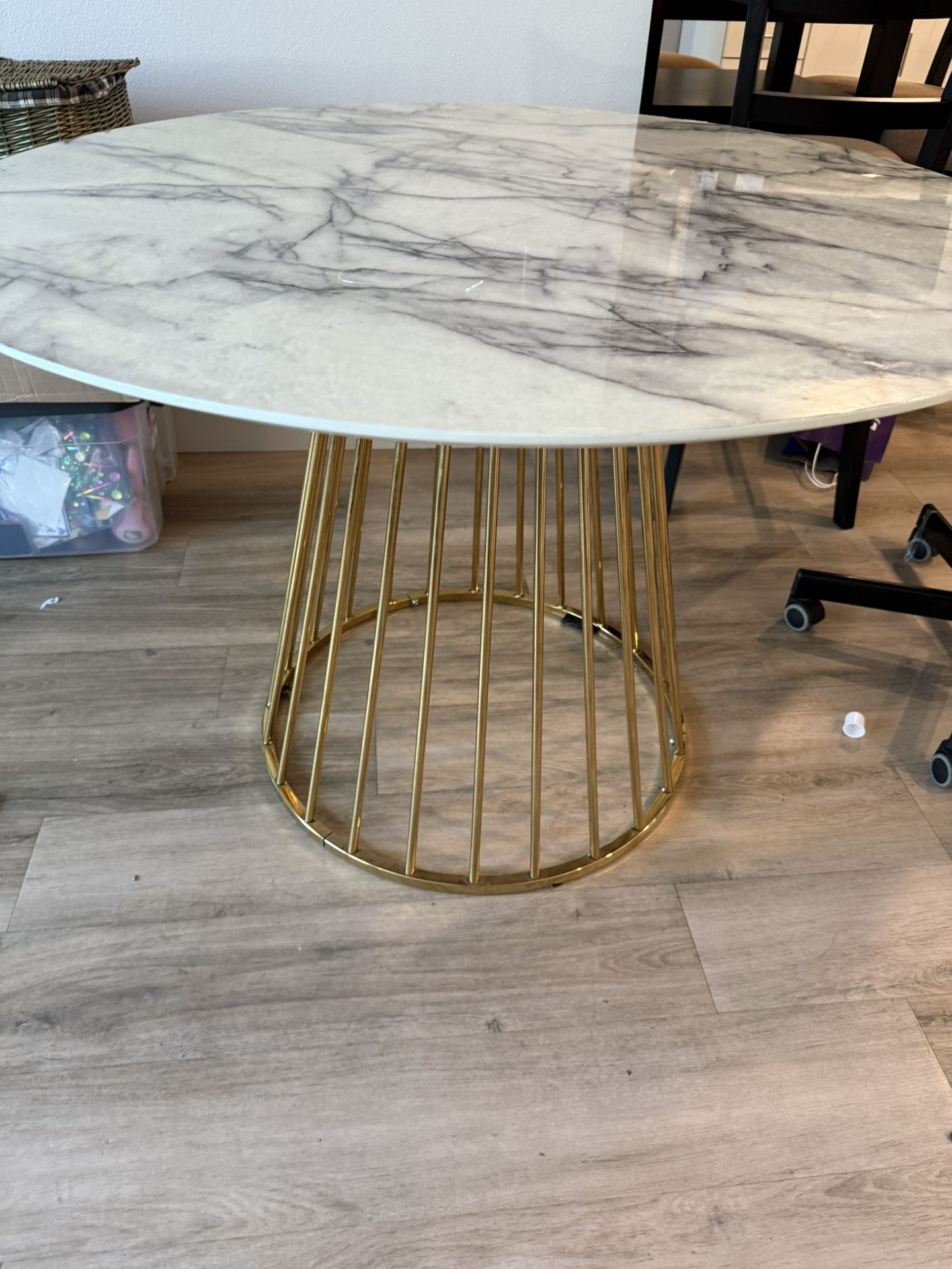 Round Table