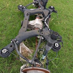 2011 - 2018 JEEP GRAND CHEROKEE 3.6L REAR SUSPENSION CROSSMEMBER 3.27 RATIO OEM