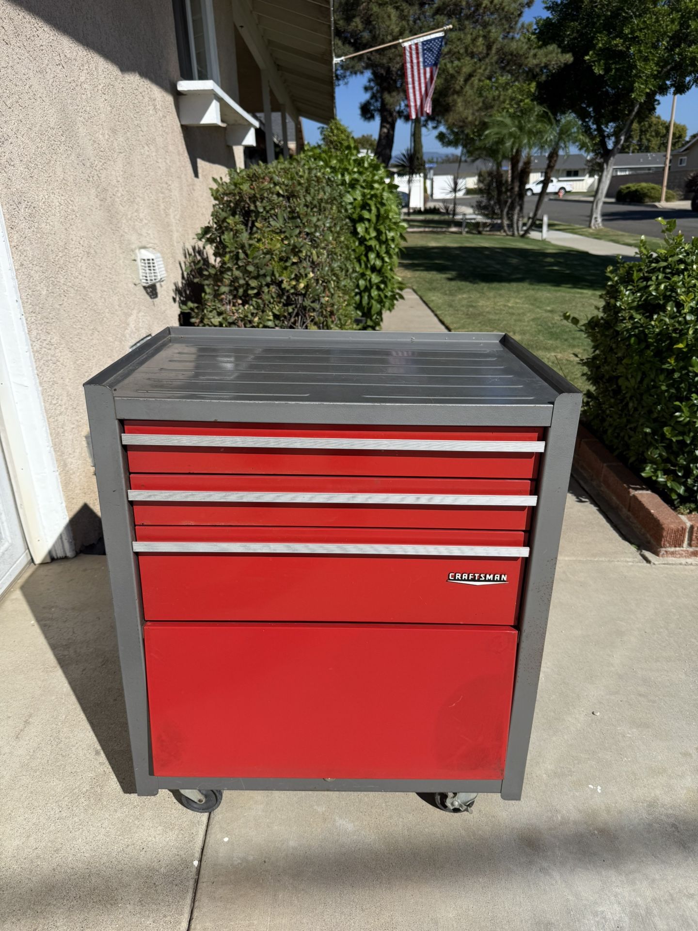 Craftsman tool box/ toolbox, Rolling/Wheels/casters