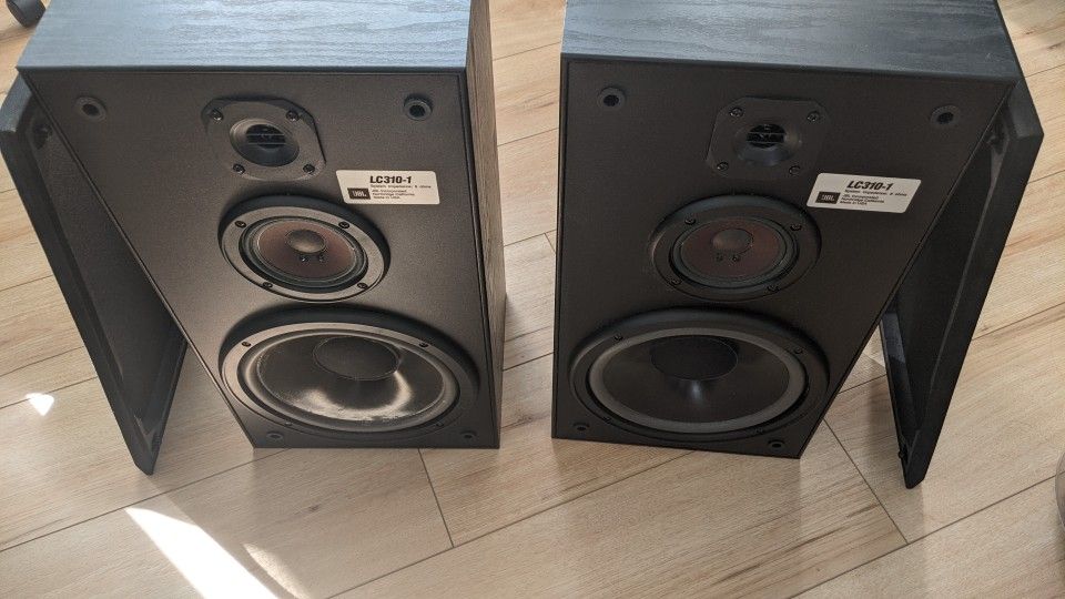 JBL LC 310 -1 Speaker