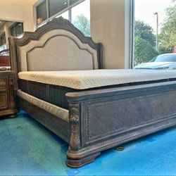 Charmond Brown Sleigh Bedroom Set
