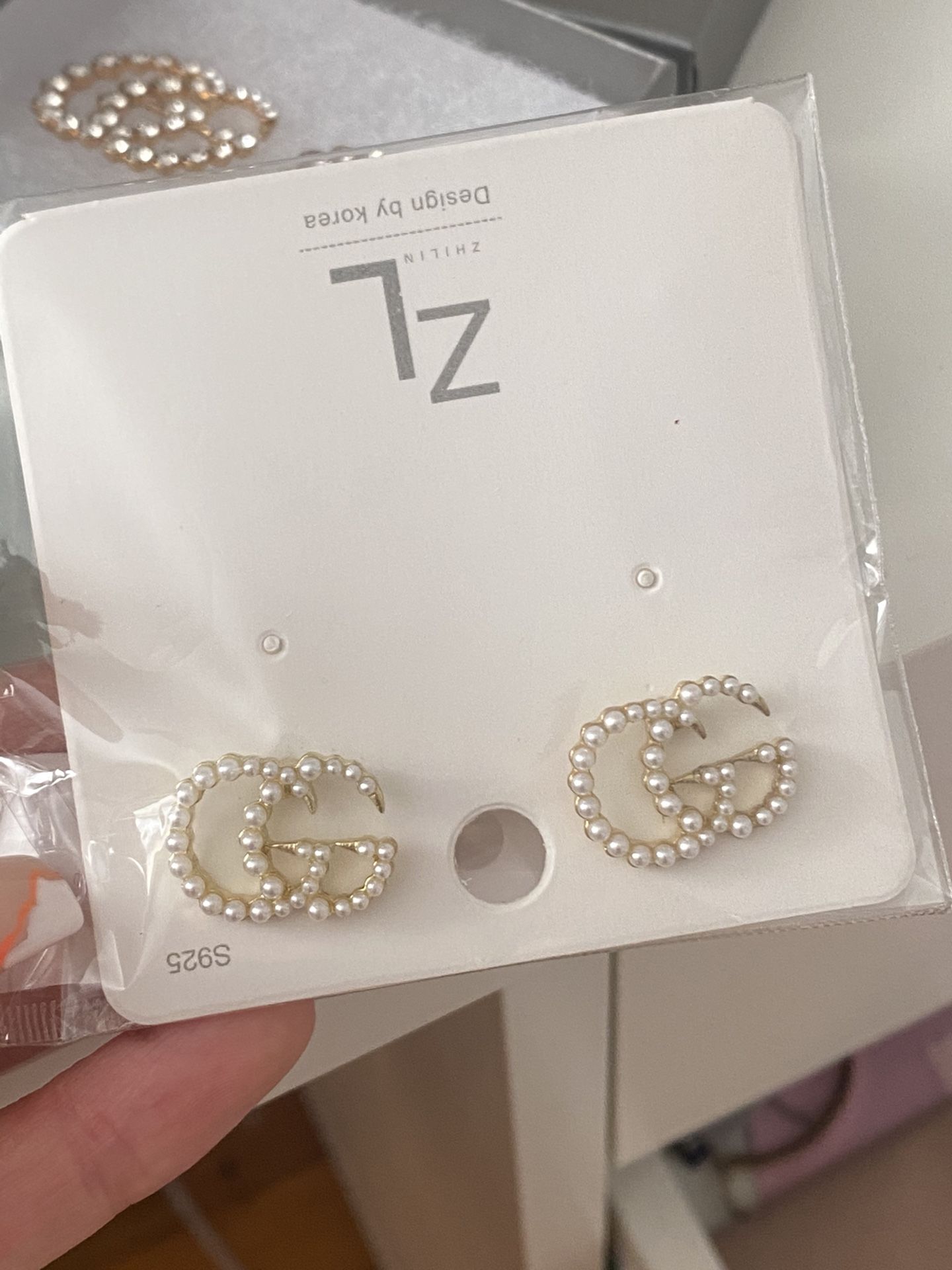 GG Earrings 