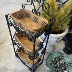 Really Cute Black Stand 