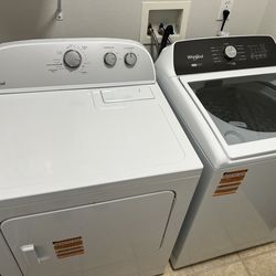 Whirlpool Washer & Dryer Set – Great Condition