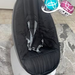 4moms mamaRoo Multi-Motion Baby Swing Smart Connectivity - Black