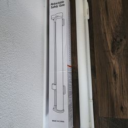 Retractable Baby Gate, 33" Tall, Extends up to 55" Wide, Child Safety Baby Gates for Stairs, Doorways, Hallways, Indoor, Outdoor