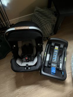 Nuna car seat and base