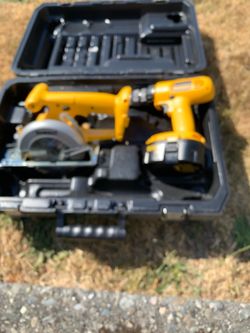 Dewalt 18 volt cordless circular saw and drill set with custom case